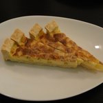 イタリアンバール CUCINA JIN - 野菜の自家製キッシュ400円