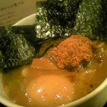 風雲児 新宿本店 - 得製つけめんのつけダレﾃﾞﾌｫ状態。ちょｗｗ具で埋め尽くされてるｗ