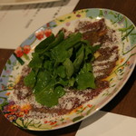 ワインバー バッカス - 青森小田桐農場直送、馬刺しのカルパッチョ、胡麻の香りを添えて（１，０００円）２０１６年１０月