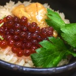 生ウニとイクラ贅沢の釜飯