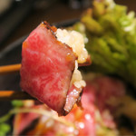 焼肉くろちゃん - お肉に巻いて