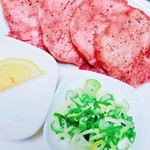 Thick-sliced salt-grilled Cow tongue