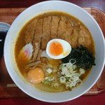 Kicchin Hiro - 2016年9月 スパイシーカツラーメン＋生卵　1030＋50円