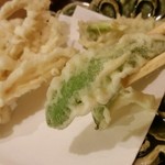 伍法 - スナップエンドウの天ぷら。