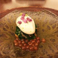 日本料理 晴山 - (2016/10) 先付：いくら、法蓮草、粟麩、舞茸の胡桃和え