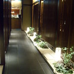 華蓮  - 落ち着いた和風テイストの店内