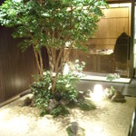 華蓮  - なんと、店内には箱庭がある