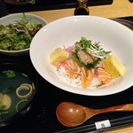 焼はまぐりる - 煮ハマグリの海鮮丼1300円