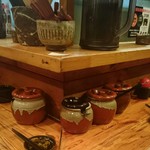 無鉄砲 - 薬味達(高菜、紅生姜、ごま、オイル)