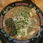 とんこつラーメン(カタメ、コッテリ、ネギ多め)