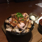 炭火焼バル ばね豚 - ローストポーク丼（特大）