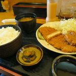 五福 - ロースかつ定食850円＋ミンチかつ180円