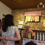 高円寺麦酒工房 - 【2016年07月】店内、オーダーしている雰囲気、伝わるかなあ(^^)。