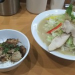 麺や遊大 - 濃厚タンメン(大) 炙り豚ごはん？