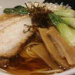 麺屋 奥右衛門 - 丸鶏スープ醤油麺