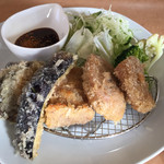 柘榴 - 料理写真:ヒレカツと茄子、椎茸のフライ