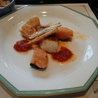 銀杏 - 本日の魚介類 玄界産天然鯛と自家製エビ団子