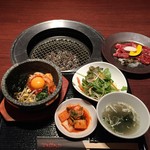 Yakiniku Toraji - プリフィックス御膳Aランチ2,000円ハラミ、ハーフ石焼ビビンパ、サラダ＆スープ