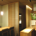 虎白 - テーブル席　2016年5月