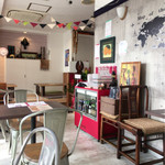 シンガポール ホーカーズ - 小上がりもあり〼。