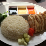 シンガポール ホーカーズ - 海南鶏飯 ハイナンジーファン シンガポールチキンライス（大盛り）990円。