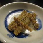 観光荘 - うなぎの骨せんべいが付いてきました。