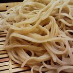 石挽き手打ち 一葉 - 赤い花の蕎麦