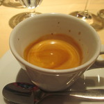 エノテカラウラ - エスプレッソダブル。
      