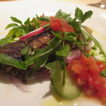 エノテカラウラ - 鮎のグリル、葉山葵のソース、実山椒、フレッシュトマトとともに
      