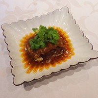 GoldFin 過門香 新橋店 - 比内地鶏の白蒸し赤タレソース