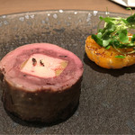 ラチュレ - 雷鳥のバロティーヌ、フォアグラを巻き込んで、コニャックなどの香りはどんどん抑えてる感じ