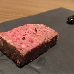 ラチュレ - 穴熊パテ。穴熊の脂を活かしきってるなぁ。パテって言っても溶けるよ。見た目地味だけどめちゃ旨！