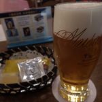 サントリー 天然水のビール工場 東京・武蔵野ブルワリー - グラスに並々と注がれた香るエール