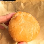 カレー番紅花 - ナン生地カレーパン・辛口(250円)