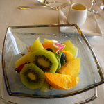 ヴェル・ボワ - 新鮮フルーツサラダ（マンゴードレッシング）