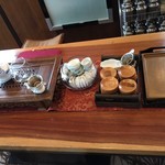 Si Chuan Dou Hua Restaurant - 店内にあったお茶セット。他いろいろちょっとした展示があり、店内を楽しめました。
