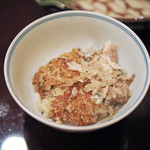 赤坂 詠月 - 釧路産の秋刀魚の炊き込みご飯（新米、あきたこまち）、身とワタとおこげ