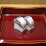 赤坂 詠月 - 釧路産の秋刀魚の小袖鮨