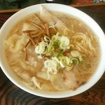 オーモリラーメン - ワンタン麺
