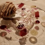 レストラン 間 - モンブランとカシスのアイス  洋梨と青りんごのソースで
      