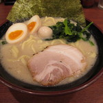 宮本商店 - 豚骨塩味玉 並、油少なめ