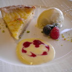 ヴェル・ボワ - 洋梨のタルト自家製アイスクリーム添え