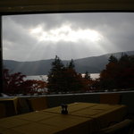 ヴェル・ボワ - 窓辺からの日差し