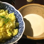 グリーンカレー専門店 メティ - 替えめし(ターメリックライス)を残ったスープに投入