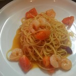 イタリアンキッチン・シエロ - 小エビとトマトのパスタ