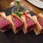 Whisky Dining WWW.W - 【2016年10月】名物ビーフへレカツの洋食サンド　1620円