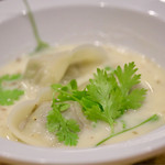 波へい - パクチー水餃子 〜おだしに豆乳クリームを添えて〜