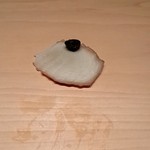 鮨 一幸 - クロアワビ(肝乗せ)