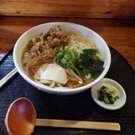 手打ちうどん 自遊席 - 肉うどん、これは旨い！