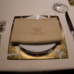 メゾン ポール・ボキューズ - 落ち着いたテーブルセッティング